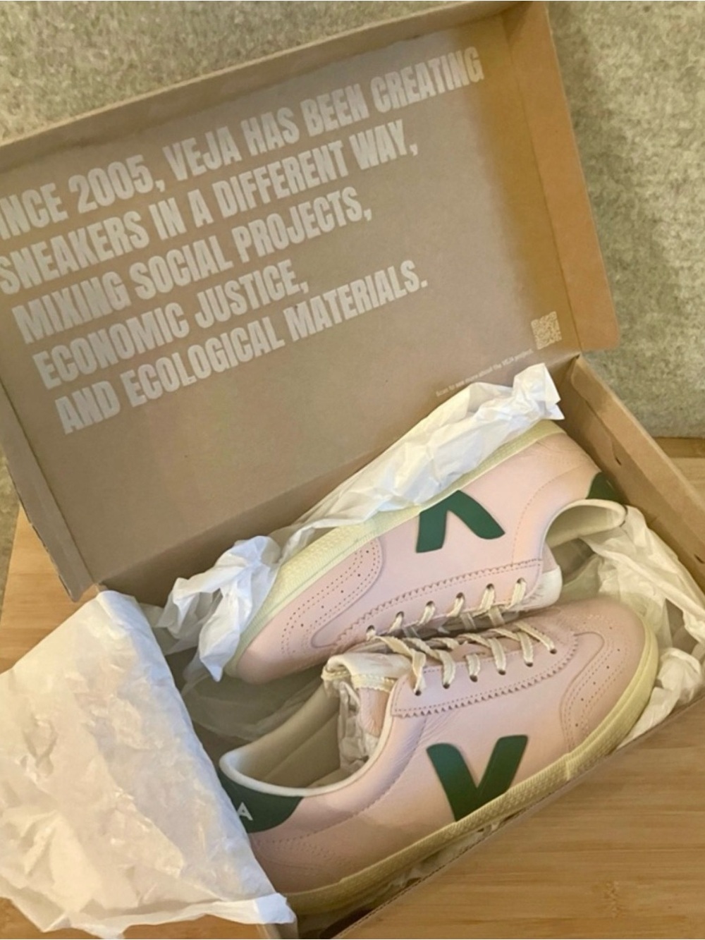 NWT - Veja Volley Leather Sneaker -Pink & Green (sz 6 / 37)